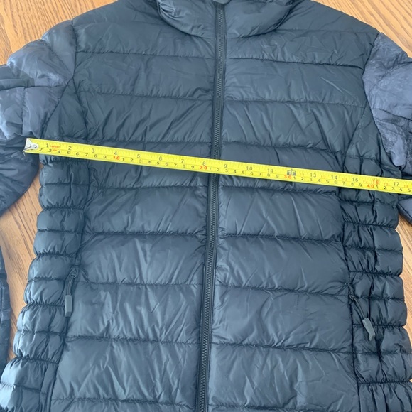 Adidas women’s puffer jacket - Picture 7 of 8